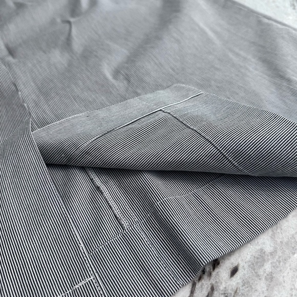 CHRISTOPHER & BANKS BLUE & WHITE PINSTRIPE STRETCH 2 PC SUIT Sz 10 - Picture 11 of 16